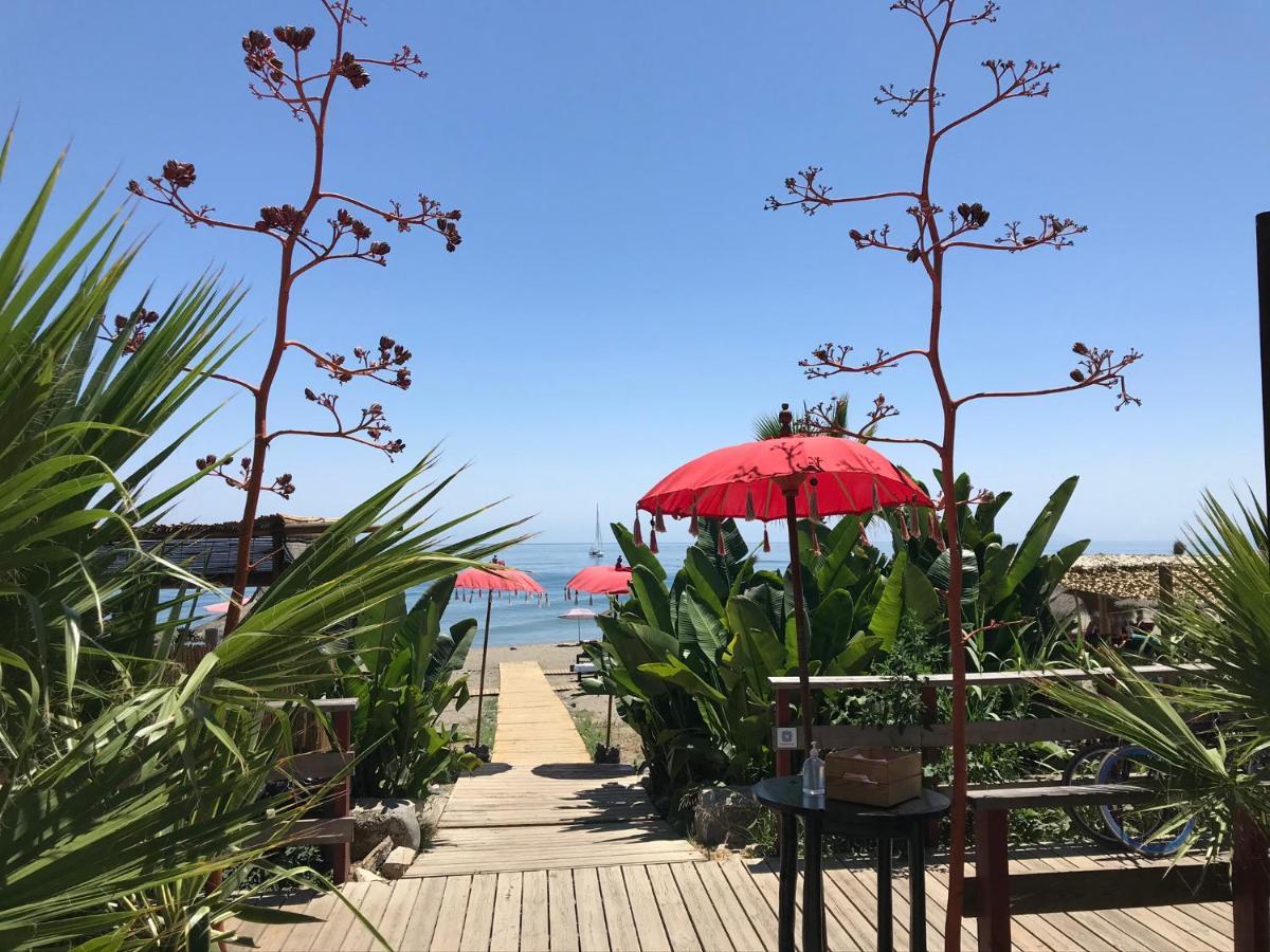 Marbella - Estepona Beach Frontline Apartment المظهر الخارجي الصورة