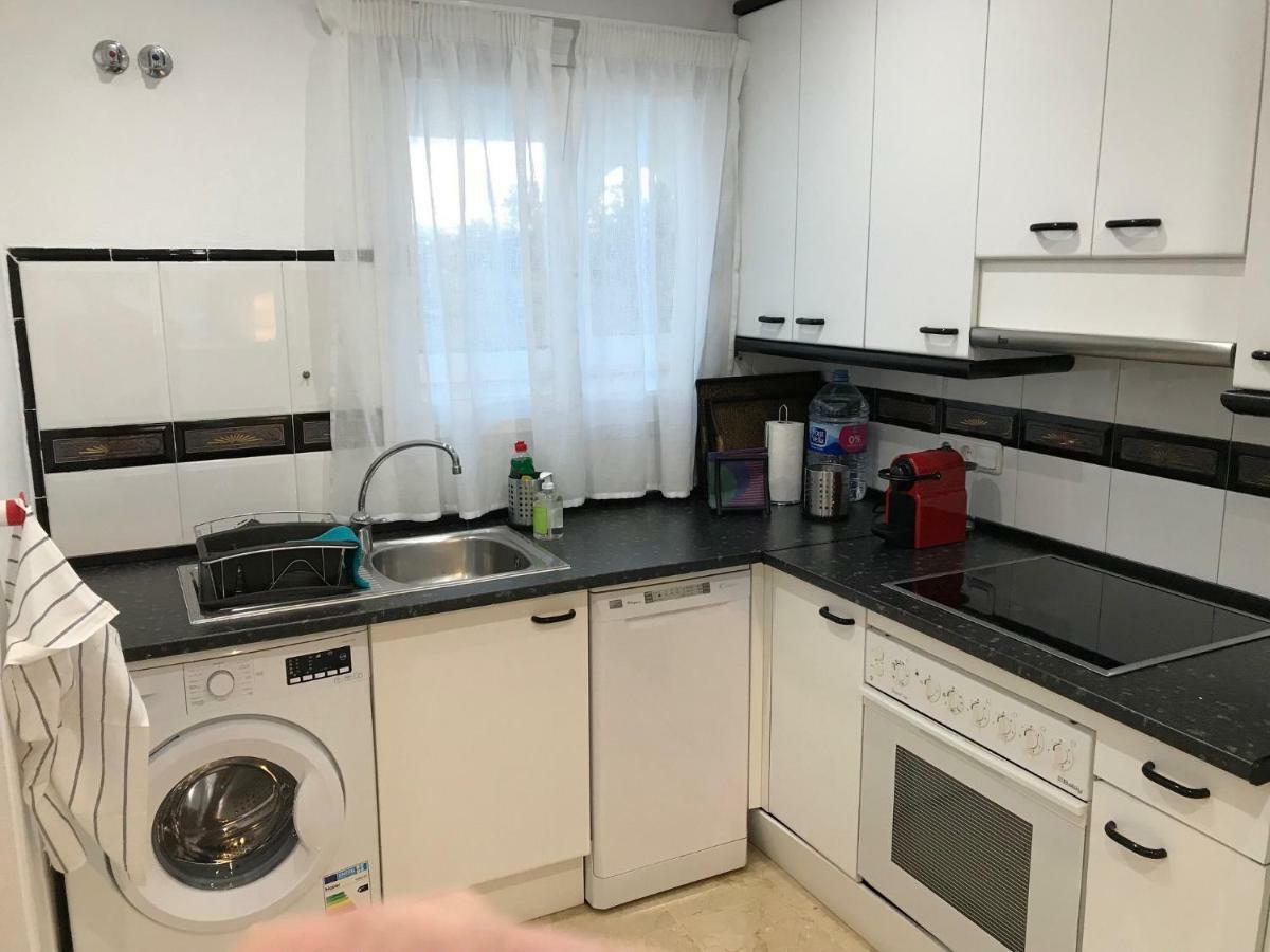 Marbella - Estepona Beach Frontline Apartment المظهر الخارجي الصورة