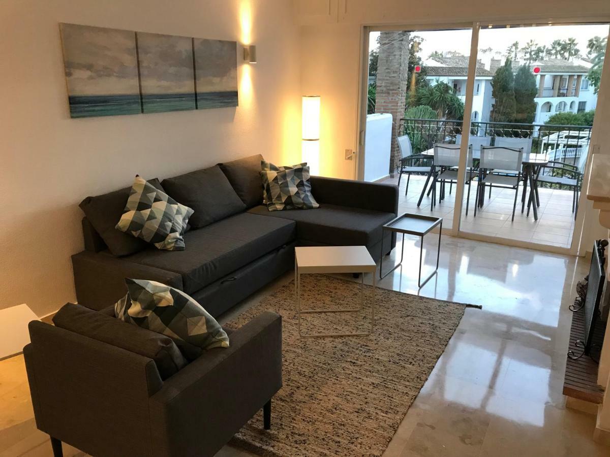 Marbella - Estepona Beach Frontline Apartment المظهر الخارجي الصورة
