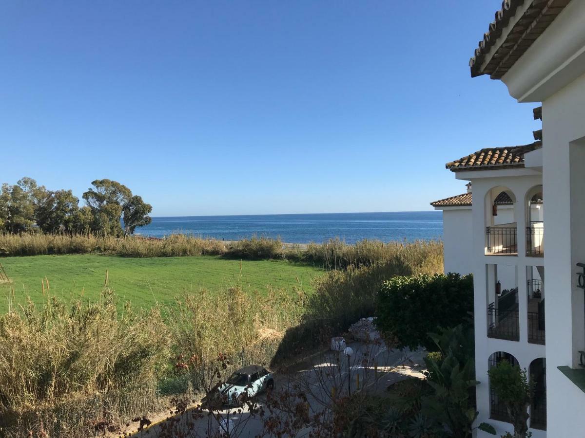 Marbella - Estepona Beach Frontline Apartment المظهر الخارجي الصورة