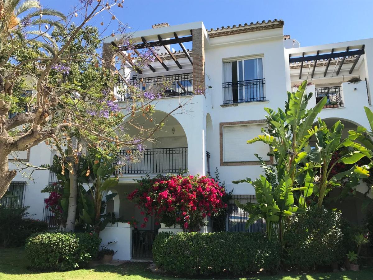 Marbella - Estepona Beach Frontline Apartment المظهر الخارجي الصورة