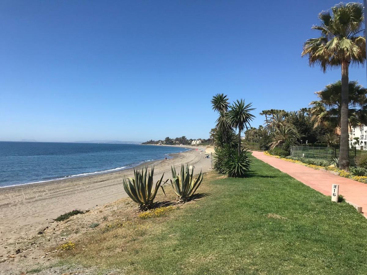 Marbella - Estepona Beach Frontline Apartment المظهر الخارجي الصورة